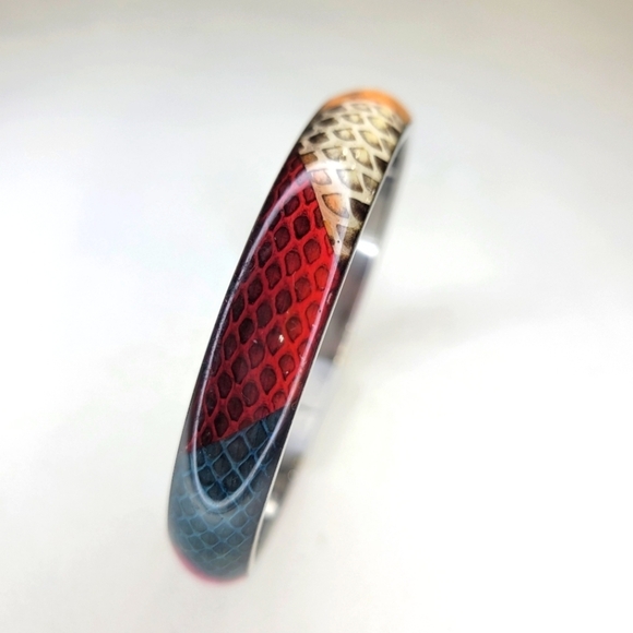 Acrylic/Metal Colorful Snake Print Bangle Bracelet - Picture 4 of 6